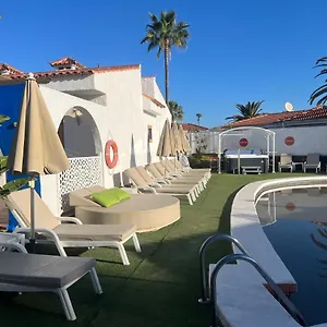 Rainbow Golf Bungalows, Gay Men-only Vakantiepark